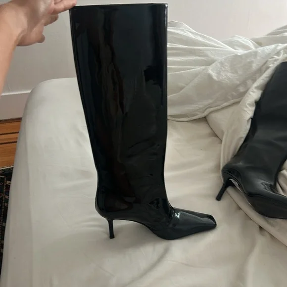 Elegant Black Knee-High Women's Boots - Picture 4 of 4